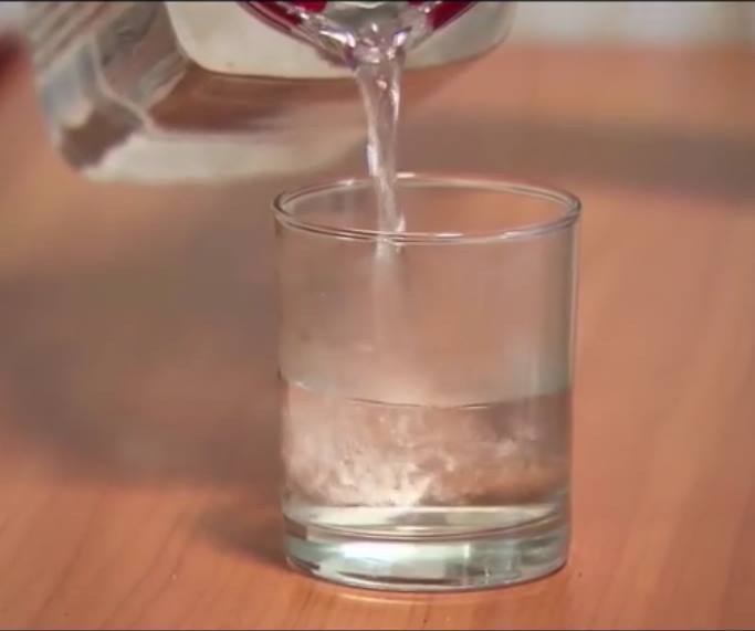 Jeûne thérapeuthique, verre d'eau
