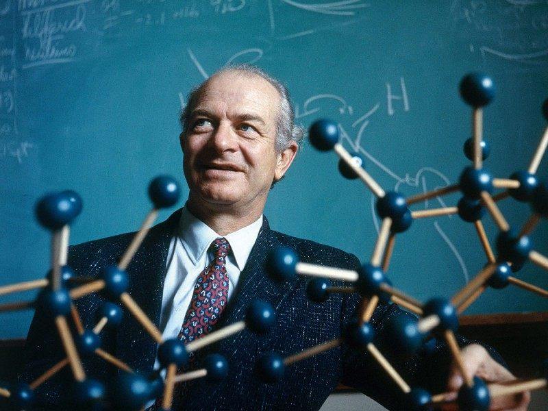 Linus Pauling le grand promoteur de l'acide ascorbique à haute dose